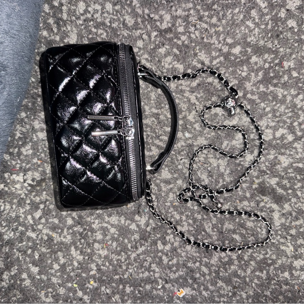 Fashion Nova Black Quilted Crossbody Bag